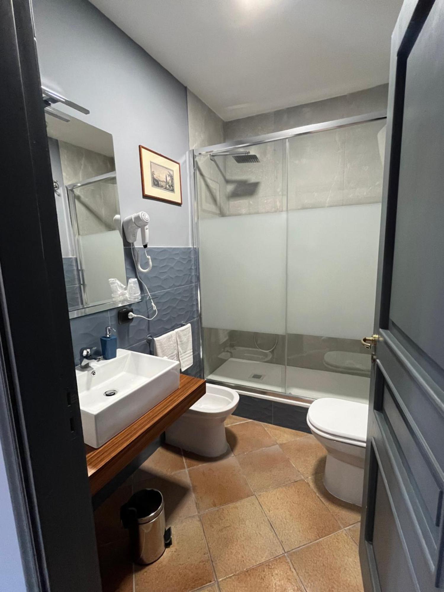 Naples Luxury Suites B&B Bagian luar foto