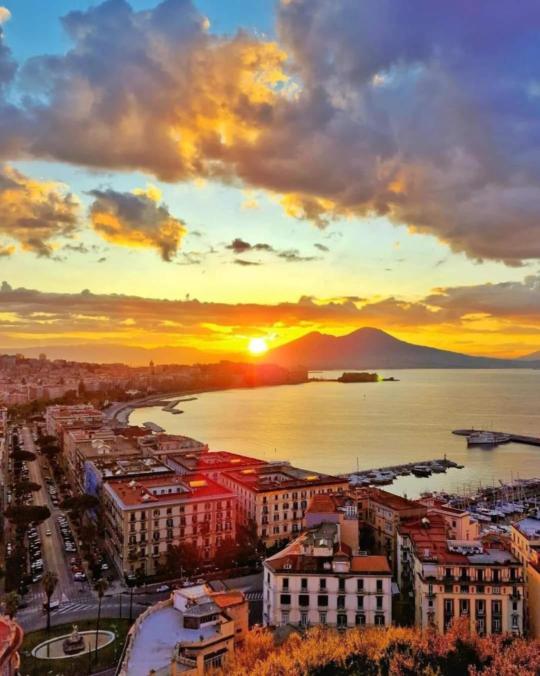 Naples Luxury Suites B&B Bagian luar foto